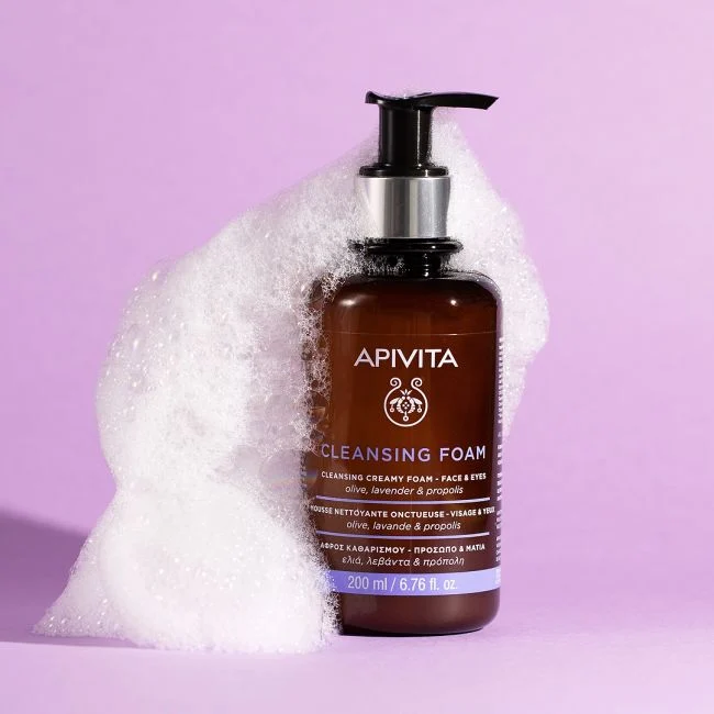 APIVITA putos veido ir akių makiažui valyti 200 ml
