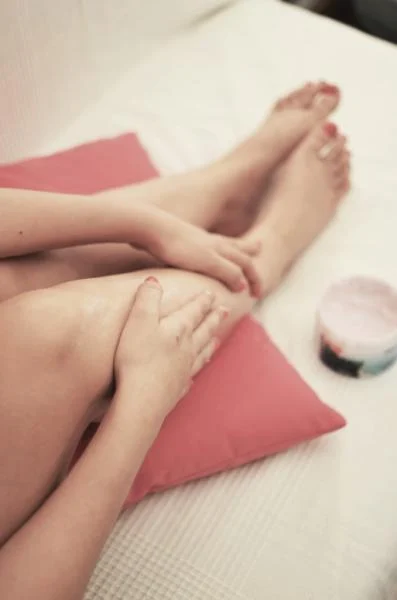 woman-legs-relaxation-beauty-3146