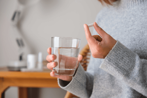 Alkoholio ir antibiotikų vartojimas kartu gali sustiprinti šalutinį vaistų poveikį