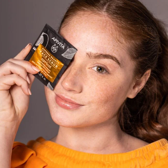 APIVITA veido šveitiklis su abrikosais EXPRESS BEAUTY 2 x 8ml